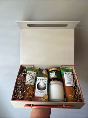 Saavy Naturals 9-Piece Spa Gift Set - Body Wash, Scrub, & More
